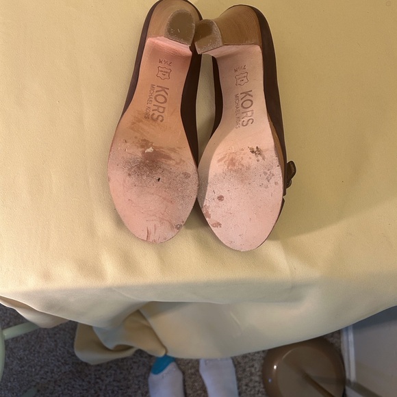 Michael Kors Women's Brown Peep Toe Heels - Picture 5 of 6